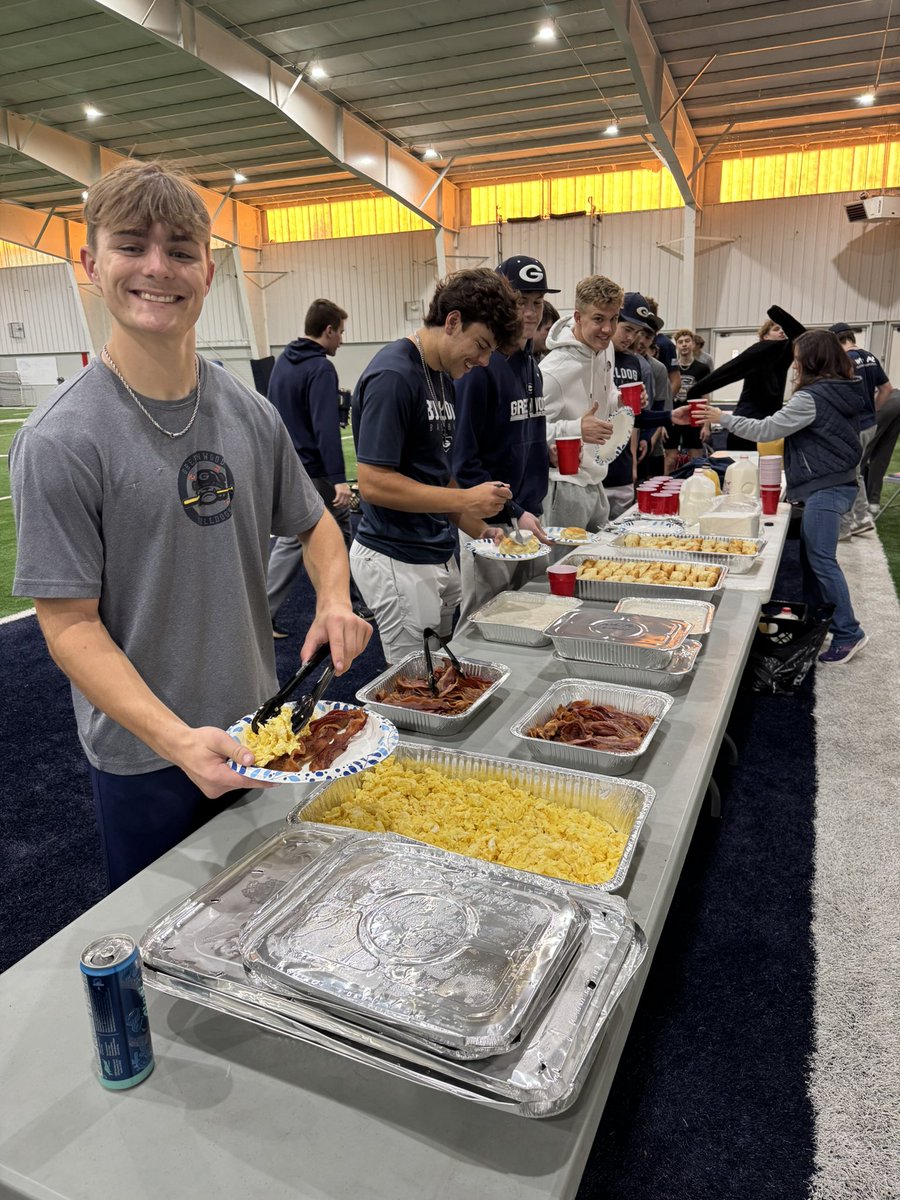 Extremely proud of this group!
For the last 11 weeks we have practiced at 6:15 AM. Lot of sweat equity and discipline. Thank you to our Booster Club for rewarding them with breakfast from the Dari! #WE