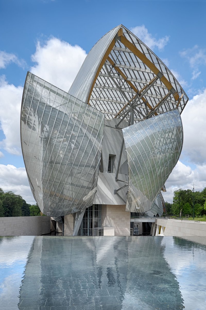 Complex projects need products that deliver performance without sacrificing aesthetics and #sustainability. See how benefits like these from our Structural Glazing Sealants helped create the fascinating #glass roof at the Fondation Louis Vuitton in Paris: dow.inc/3CgZtWk