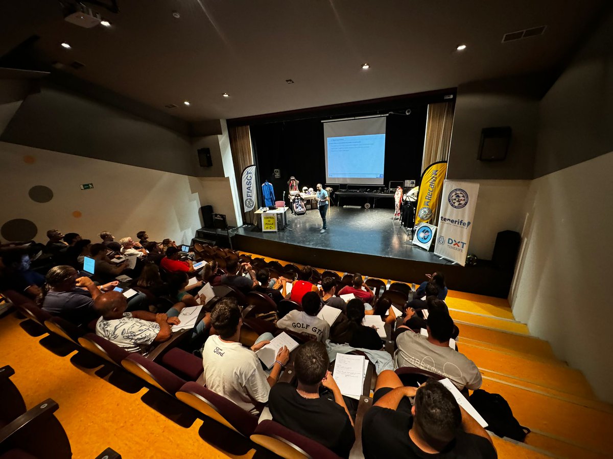 RFEdeA's tweet photo. 🧑🏼‍🏫 La RFEDA forma a futuros oficiales en las Islas Canarias. 

📰 Descubre los detalles aquí: https://t.co/y9ygQboEk5 https://t.co/eBKrgtFiZ9