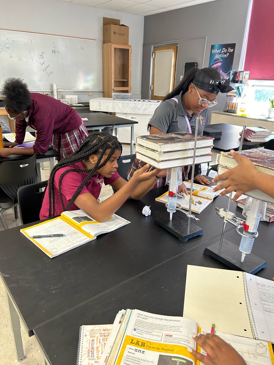 lncrusaders's tweet image. 🔬 Back in the Lab! 🔬

Our science students are getting hands-on with Boyle’s Law, exploring how pressure and volume interact in gases. They’re busy testing, observing, and discovering the fundamentals of this classic law of physics! 🧪📊 #ScienceLab #BoylesLaw #HandsOnLearning