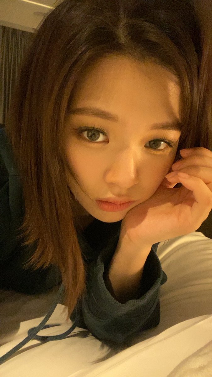 todayintwice's tweet photo. 5 years ago today, JEONGYEON posted these selfies on Twitter and Instagram after TZUYU said that she looked really pretty that day. https://t.co/dqRG1eVbqJ