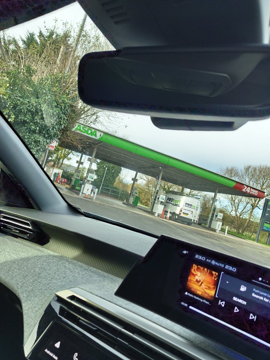 TheDigitalDadUK's tweet photo. For an #evowner I am spending too much time as petrol stations.....really need my #peugeote5008 back....

#evlife https://t.co/CP7kgupcpQ