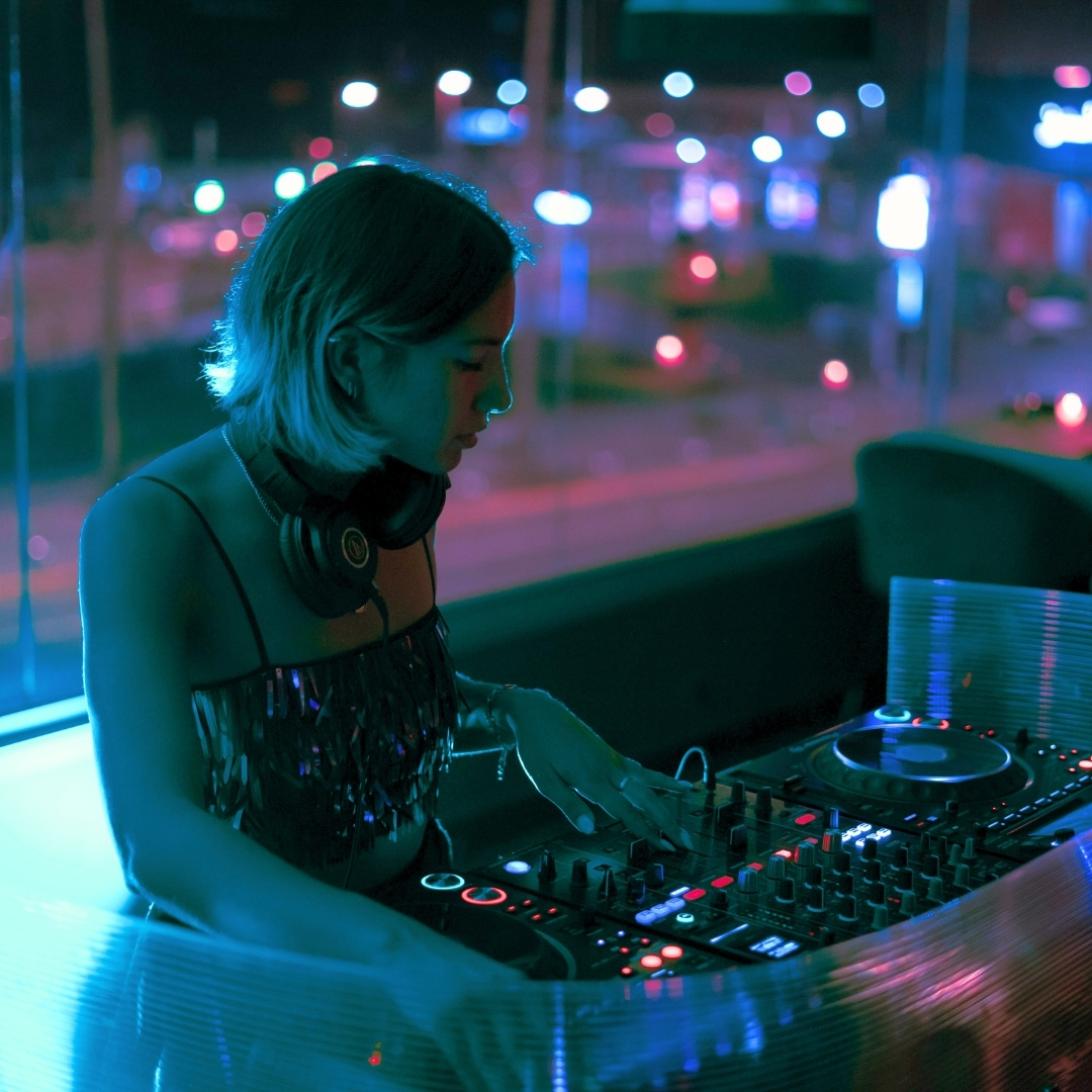 📻 Selector Behind The Music is back! 

@keychangeeu's Christina Hazboun and <a href="/porij/">cristian vazquez</a>'s lead singer Egg sit down with <a href="/soundslikemo_/">MO</a> to talk about gender equality within the music industry and what it needs in terms of leveling the field. 

🎧 bit.ly/SelectorPOD