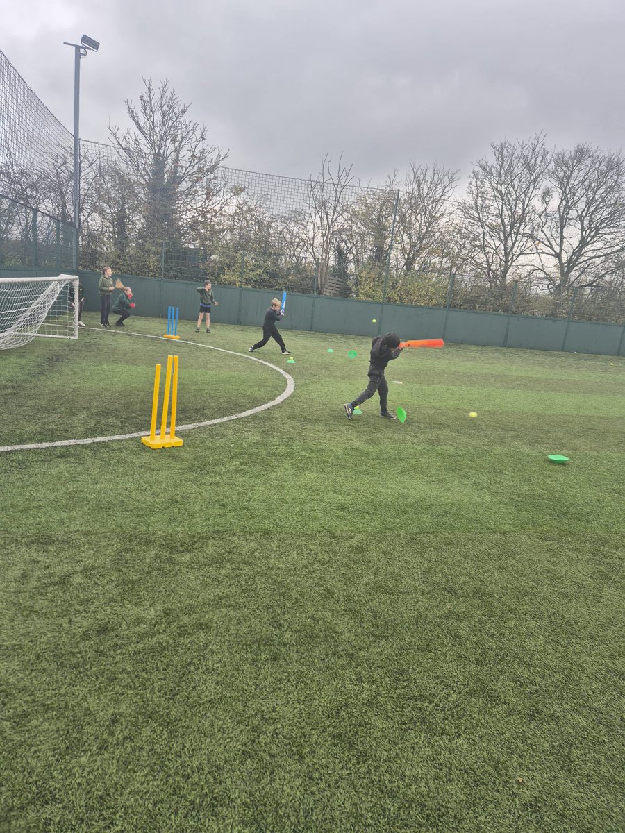 B4BPEF's tweet photo. On Monday, our super Year 4 teams did an amazing job. They took turns and showed great sportsmanship. M4 even got to the next stage, well done! https://t.co/Pz8vWblNVa