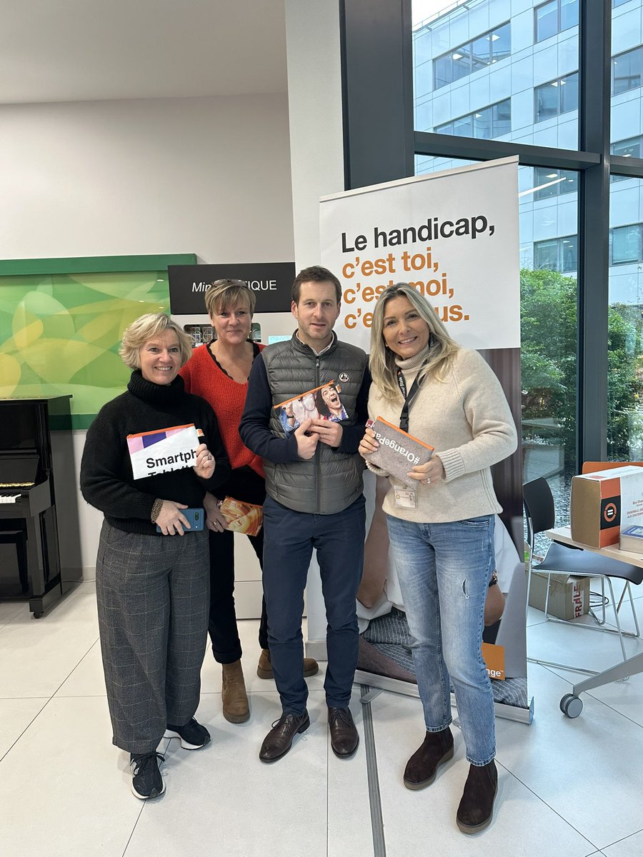 À l occasion de la #SEEPH2024, de nombreux stands afin de sensibiliser nos collaborateurs au handicap.
Rencontrer un champion de handi paddle, tester son fauteuil, tester des prothèses  de membres et ses connaissances sur le handicap.
Des collaborateurs sensibilisés et ravis