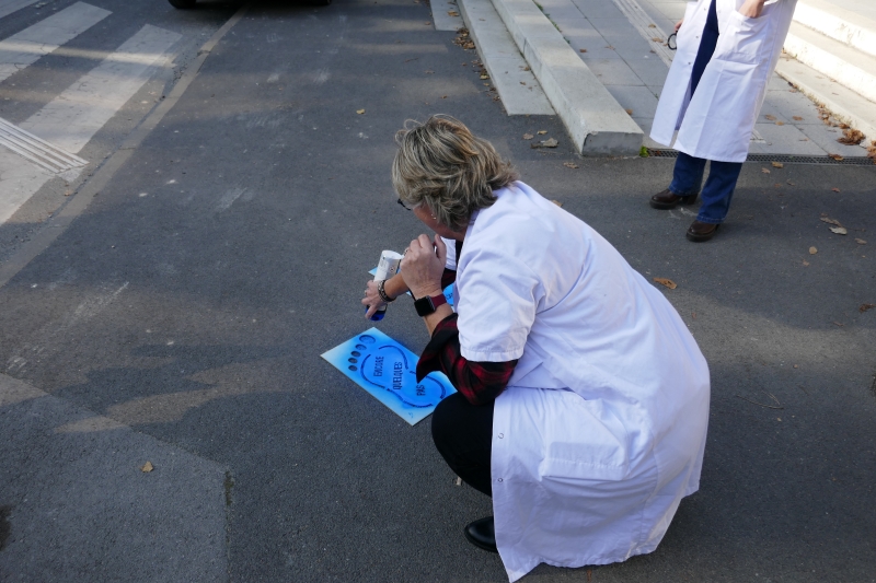 Hôpital Bicêtre AP-HP (@hopital_bicetre) on Twitter photo #Mois_sans_tabac
L'équipe de liaison et de soins en addictologie de
<a href="/Hopital_Bicetre/">Hôpital Bicêtre AP-HP</a> <a href="/APHP/">Assistance Publique – Hôpitaux de Paris (AP-HP)</a> est allée à la rencontre des étudiants de la Faculté de médecine <a href="/UnivParisSaclay/">Université Paris-Saclay</a>.
En novembre on arrête ensemble ! 🚭 #Mois_sans_tabac
L'équipe de liaison et de soins en addictologie de
<a href="/Hopital_Bicetre/">Hôpital Bicêtre AP-HP</a> <a href="/APHP/">Assistance Publique – Hôpitaux de Paris (AP-HP)</a> est allée à la rencontre des étudiants de la Faculté de médecine <a href="/UnivParisSaclay/">Université Paris-Saclay</a>.
En novembre on arrête ensemble ! 🚭