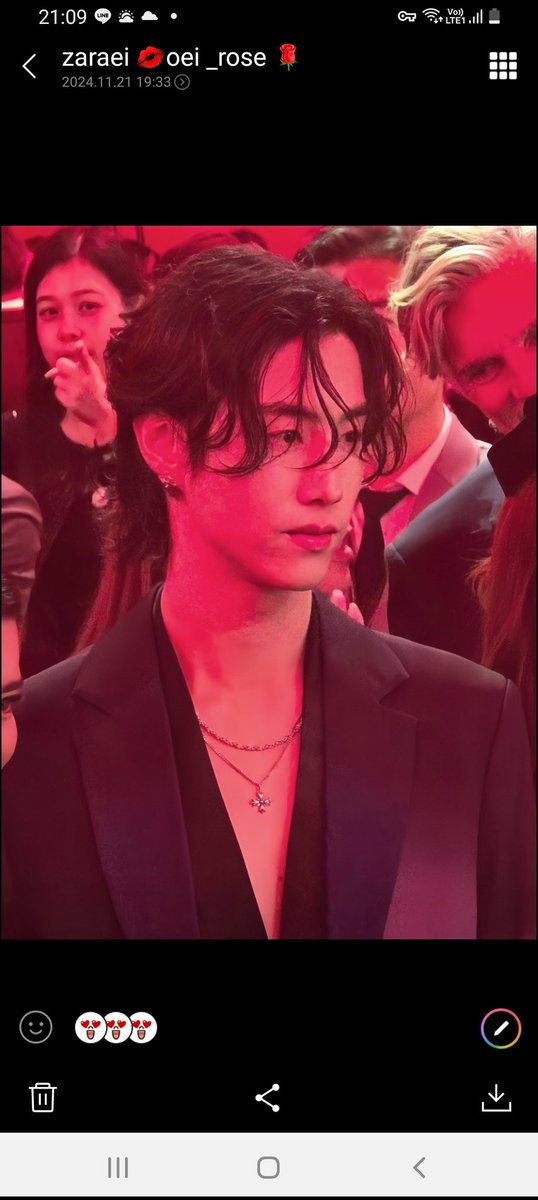 Rizzyy93's tweet photo. หล่อที่สุด
#MARKTUANxFERRARITHAILAND https://t.co/pkj1Rm868W