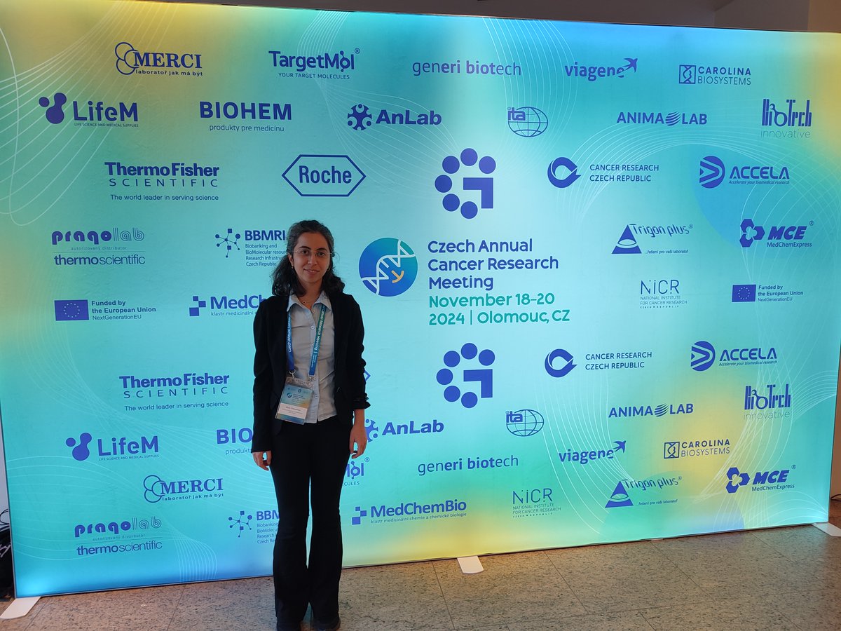 Excited to announce that our most recent results on photoswitchable interactions monitored with SPR biosensors have been presented by our PhD student, Giusy Finocchiaro, at the Czech Annual Cancer Research Meeting (CACRM) in Olomouc! Congrats!