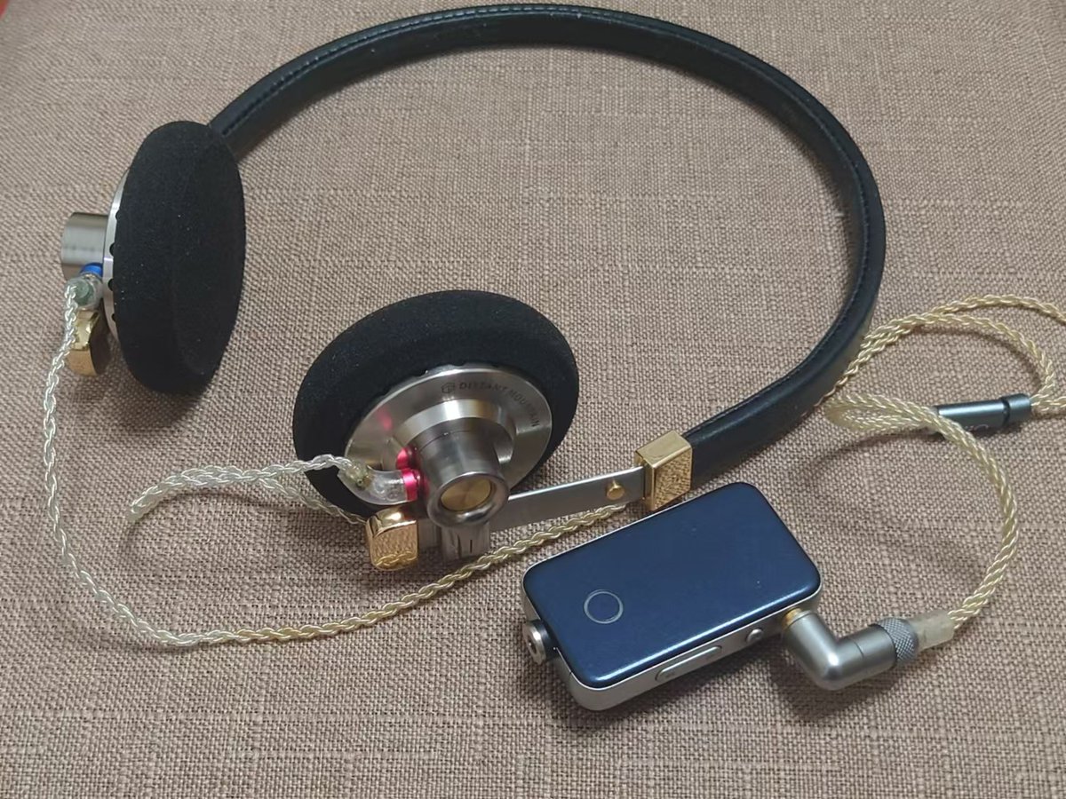 遠山さん！ 新しいけど #レトロ なヘッドホン ROSE TECHNICS Distant