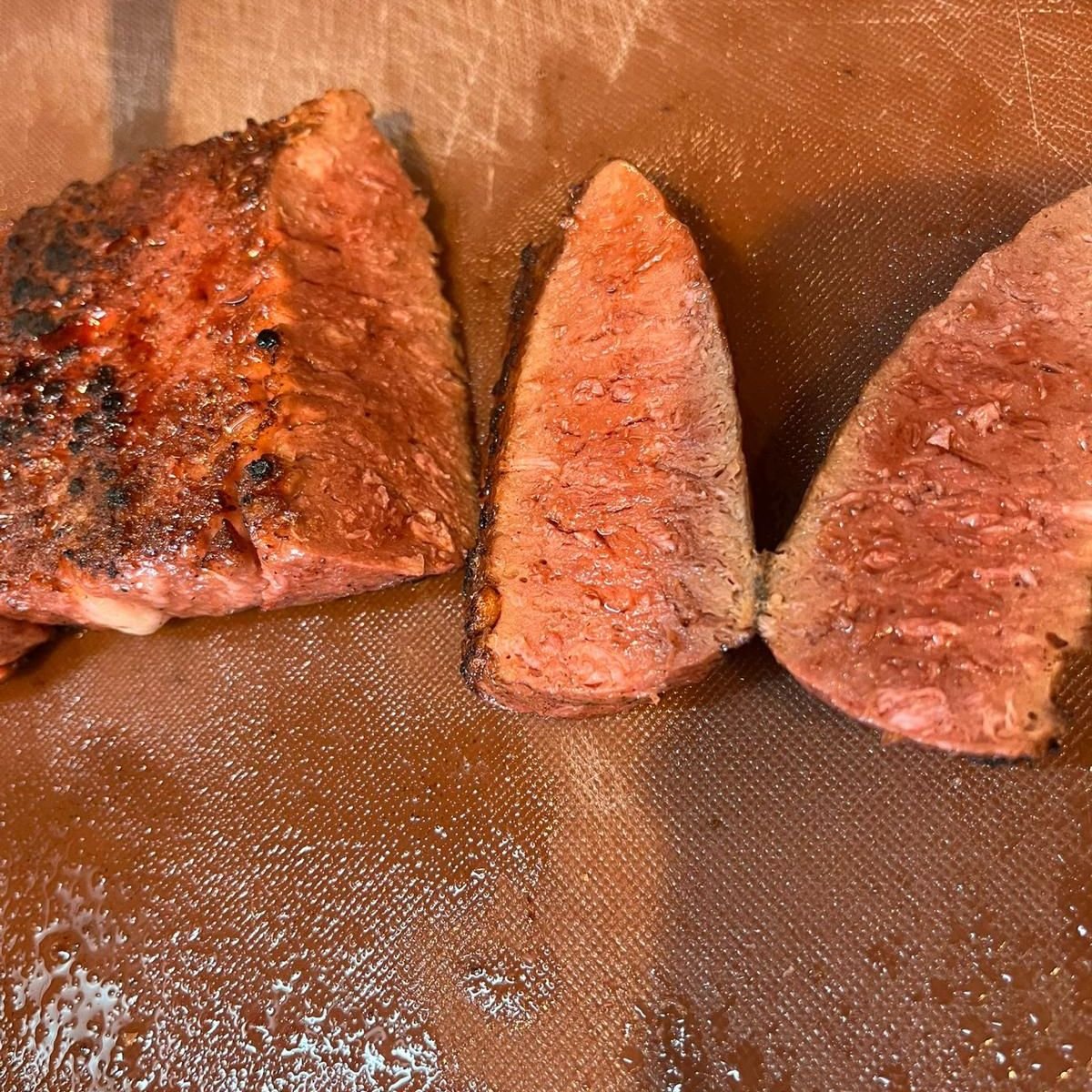 Would you believe this photo was taken in our food lab?
This steak didn’t come from a farm or a butcher – it was crafted, layer by layer, using our state-of-the-art MX200 industrial 3D printer.