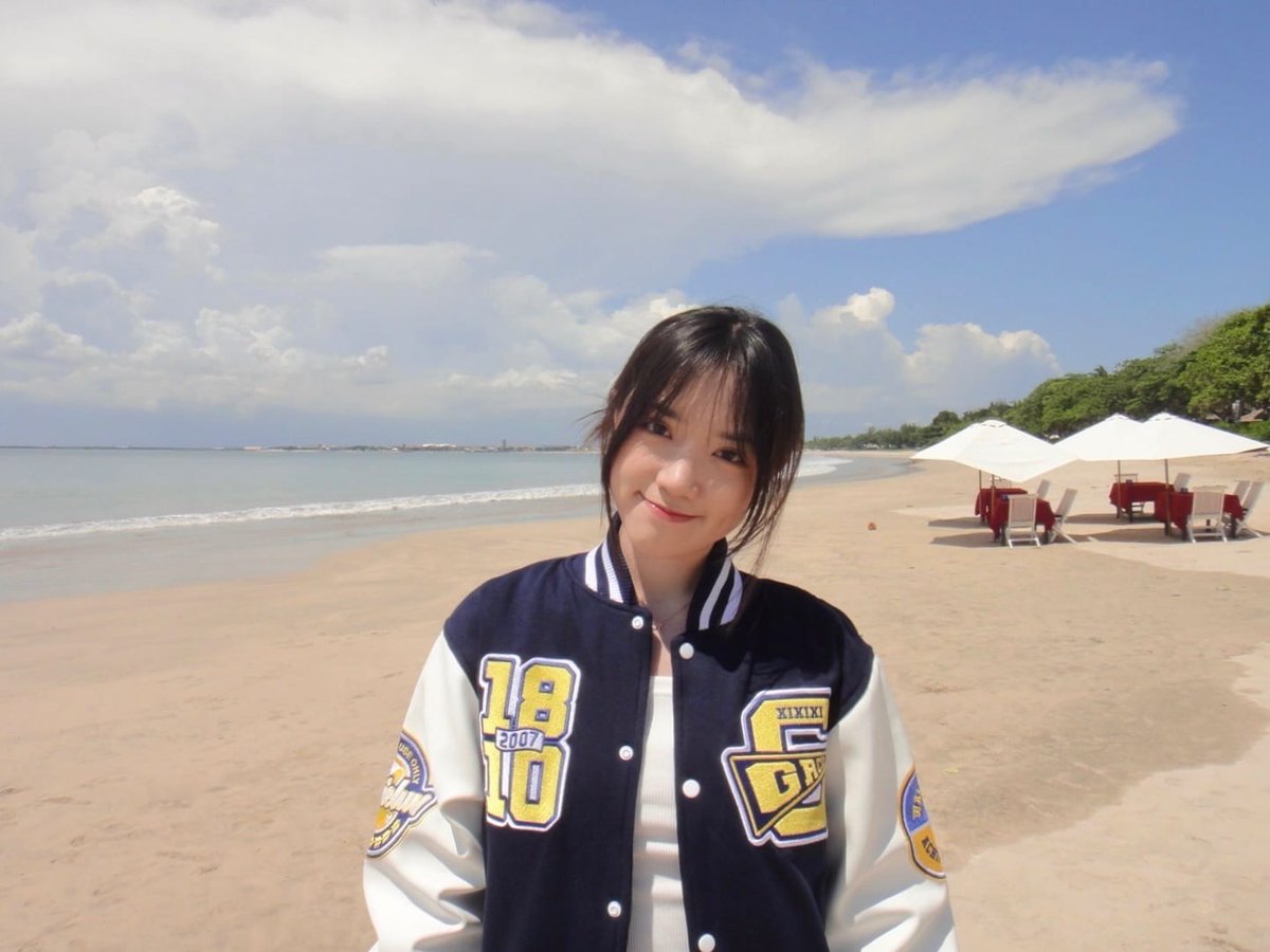 Azoyy19's tweet photo. Ecarggg Semangat Terus Yaa Jangan Pernah Nyerah Ngadepin Orang Orang Aneh Itu Biarin Aja Mereka Mah Biasa Fomo Pengen Rame Aja,Keep Strong Carg @Gracie_JKT48 
#Apre21Oshi 
#FirstRabbit
#HopAndHope🐰 https://t.co/1iAWf83NJY