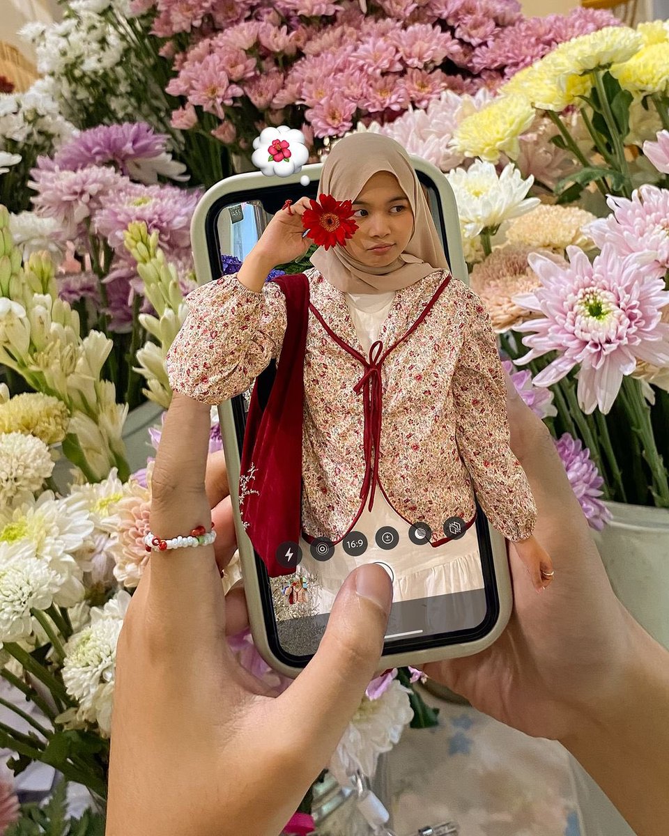 lebihcerah's tweet photo. tutor edit foto kaya gini🫵🏼🧺🪷🍒 https://t.co/9QkzjKjZuU