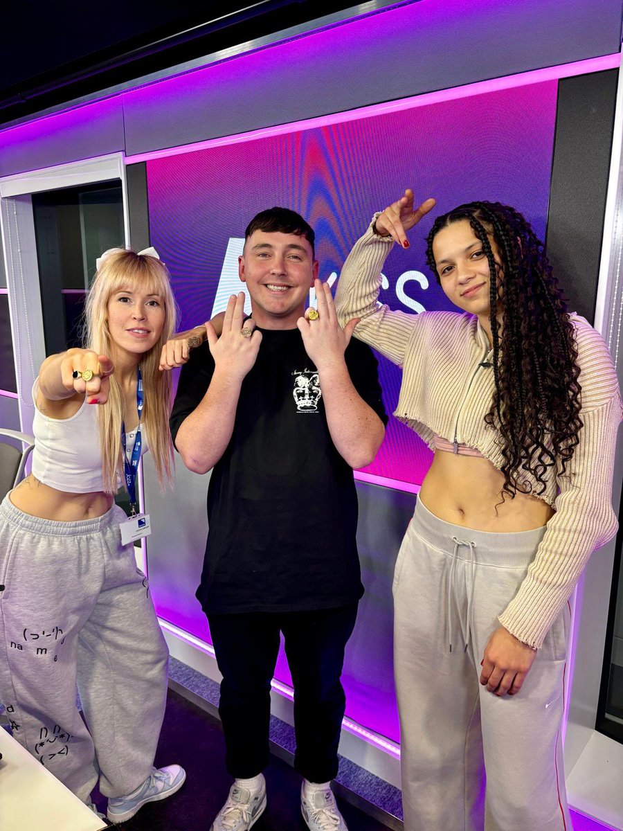 Big up @KissFMUK 
Big up Shosh!
Big up <a href="/gardnauk/">Gardna 👽🌍</a> 

Sick tings coming 🔥