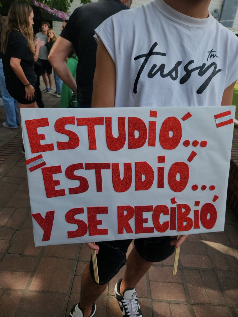 el mejor cartel de recibida para un pincha