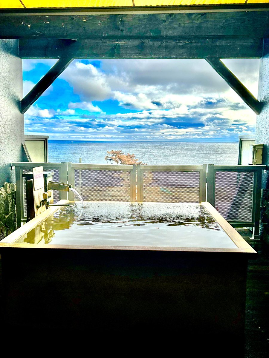 3103_hs's tweet photo. 朝ごはんと朝ビール後に気持ちが良すぎて
寝た。

#熱海
#大人の修学旅行
#ニューとみよし https://t.co/rb0QxHIwEj