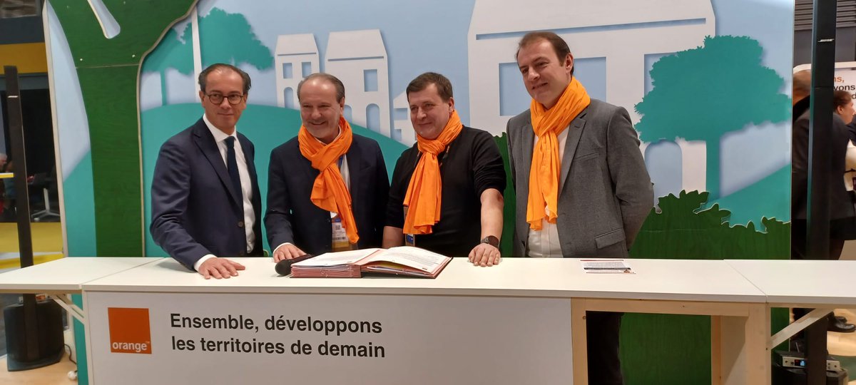 Une première en France : Au <a href="/salondesmaires/">Salon des Maires et des Collectivités</a>, signature d'une convention Orange Maison Protégée avec Bellerive-sur-Allier.🔑 🏠
Ses administrés bénéficieront de conditions promotionnelles pour l'offre de #télésurveillance compatible avec tous les fournisseurs d’accès à internet.