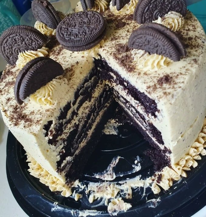 BantuMthabela_'s tweet photo. Good day everyone

My 1st Black Friday special is ready. From Monday(25th) until Friday(29th)

Only top 5 best selling bakes will be on special

Milk tart malva pudding cupcakes - R100
Cinnamon rolls - R100
Oreo chocolate cake - R200
Red velvet cheesecake cake - R350

Kindly RT https://t.co/15uPpdxh0o