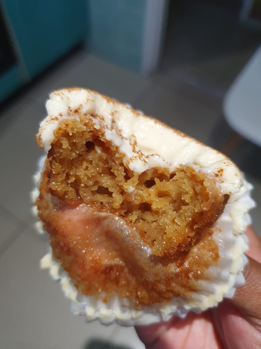 BantuMthabela_'s tweet photo. Good day everyone

My 1st Black Friday special is ready. From Monday(25th) until Friday(29th)

Only top 5 best selling bakes will be on special

Milk tart malva pudding cupcakes - R100
Cinnamon rolls - R100
Oreo chocolate cake - R200
Red velvet cheesecake cake - R350

Kindly RT https://t.co/15uPpdxh0o