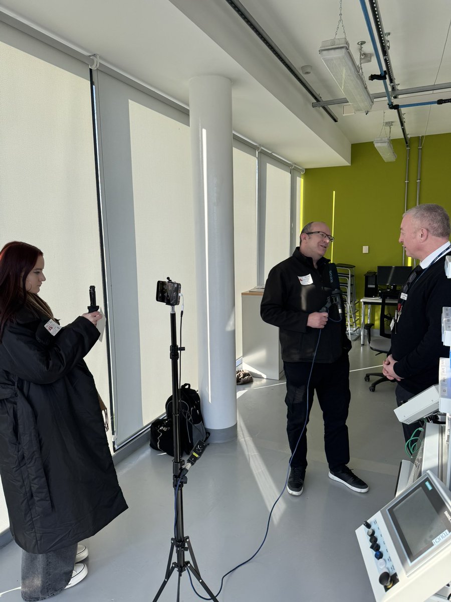 Tameside College tweet media