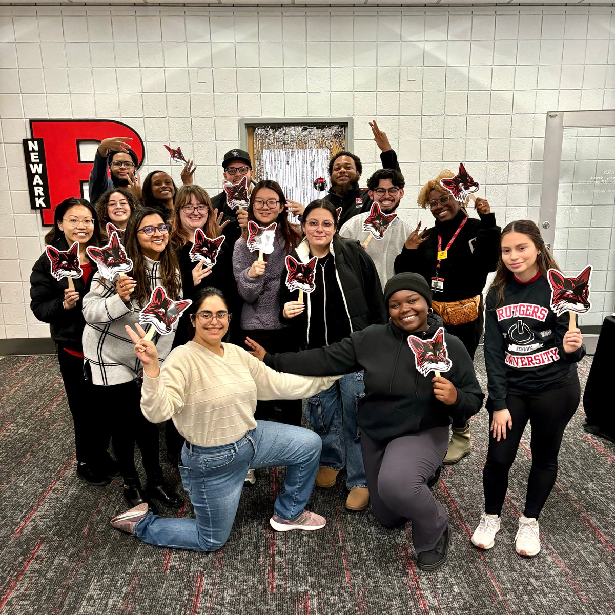 🥳 For the 3rd year in a row, Rutgers-Newark has won the NJ Ballot Bowl, hosted by the NJ Department of State 🏆 RU-N also took home the Community Engage award for encouraging off-campus voters to register or pledge. 

🔗 newark.rutgers.edu/news/rutgers-n…

#CivicEngagement  #RutgersNewark