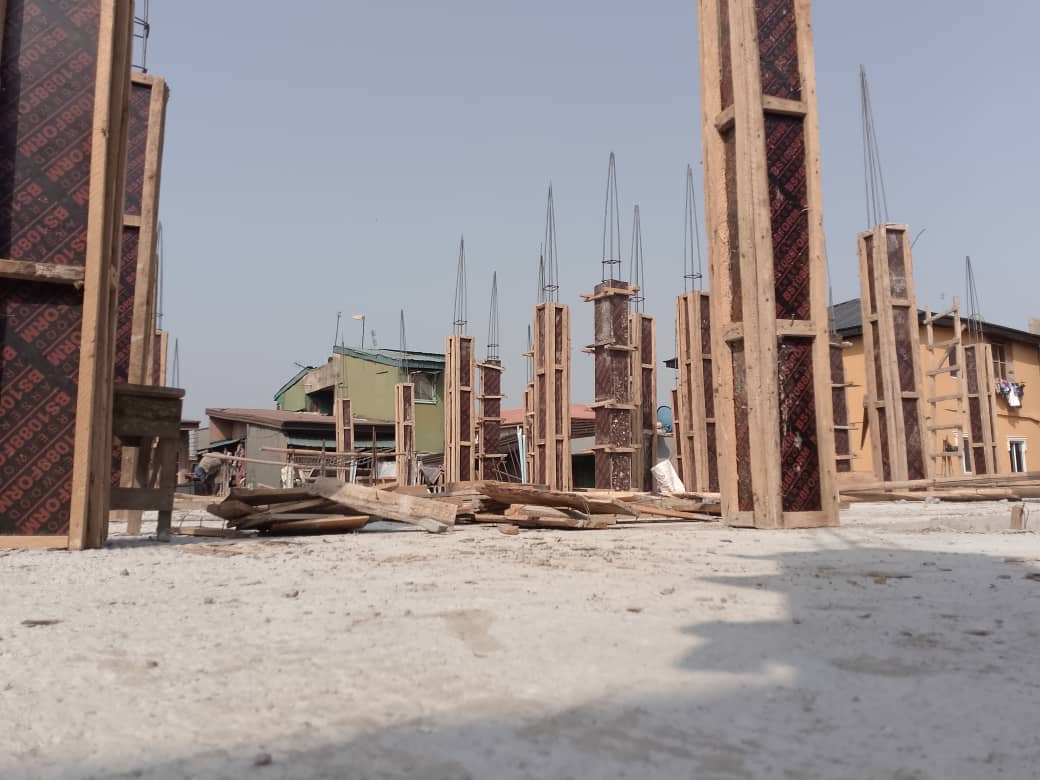Realisticproj's tweet image. Progress at Alagbeji, Lagos Island! 🏗
Our Mixed-Use Building is taking shape as we complete the Second-Floor Columns Reinforcement and Formwork.

Stay connected for updates! 🌍

🌐 realisticprojects.com | 📩 info@realisticprojects.com
#Construction #RealisticProjects