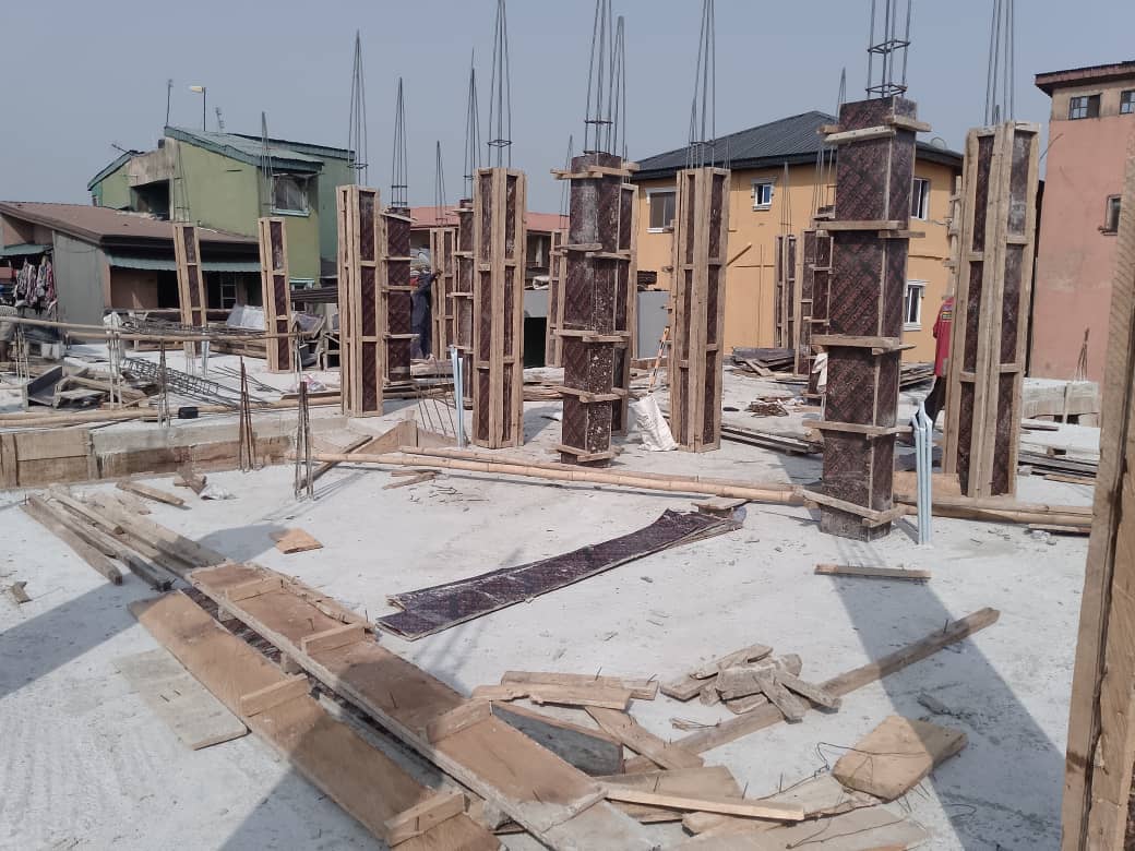 Realisticproj's tweet image. Progress at Alagbeji, Lagos Island! 🏗
Our Mixed-Use Building is taking shape as we complete the Second-Floor Columns Reinforcement and Formwork.

Stay connected for updates! 🌍

🌐 realisticprojects.com | 📩 info@realisticprojects.com
#Construction #RealisticProjects