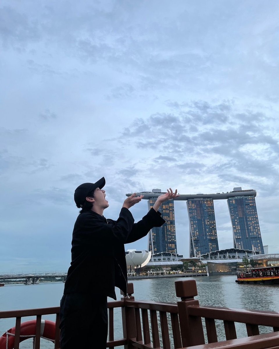 k_dramaindo_'s tweet photo. Ganteng-Ganteng Receh 🤣🤣

Ada aja kelakuan Kim Soomen🫣 https://t.co/9rZbLNcjcn