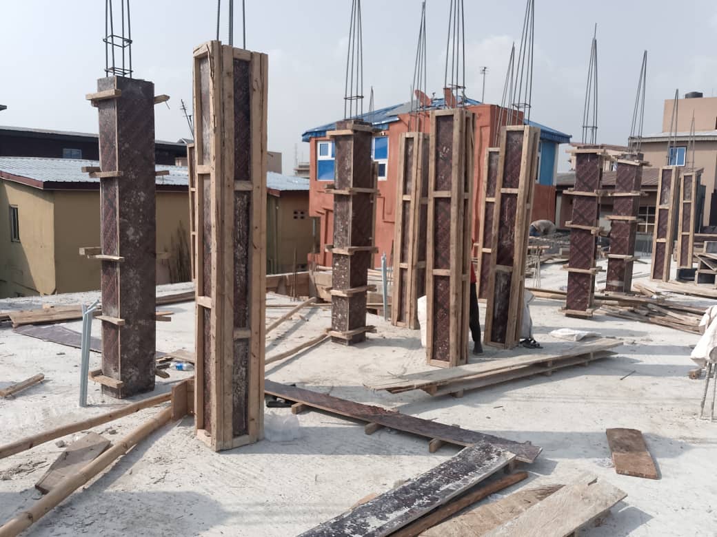 Realisticproj's tweet image. Progress at Alagbeji, Lagos Island! 🏗
Our Mixed-Use Building is taking shape as we complete the Second-Floor Columns Reinforcement and Formwork.

Stay connected for updates! 🌍

🌐 realisticprojects.com | 📩 info@realisticprojects.com
#Construction #RealisticProjects