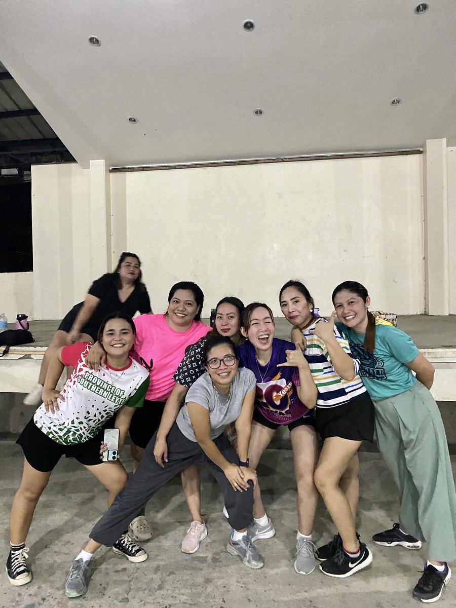 rEmz_06's tweet image. Practice every afternoon and night. Poyaaah sah!! 😣 #cheerdance