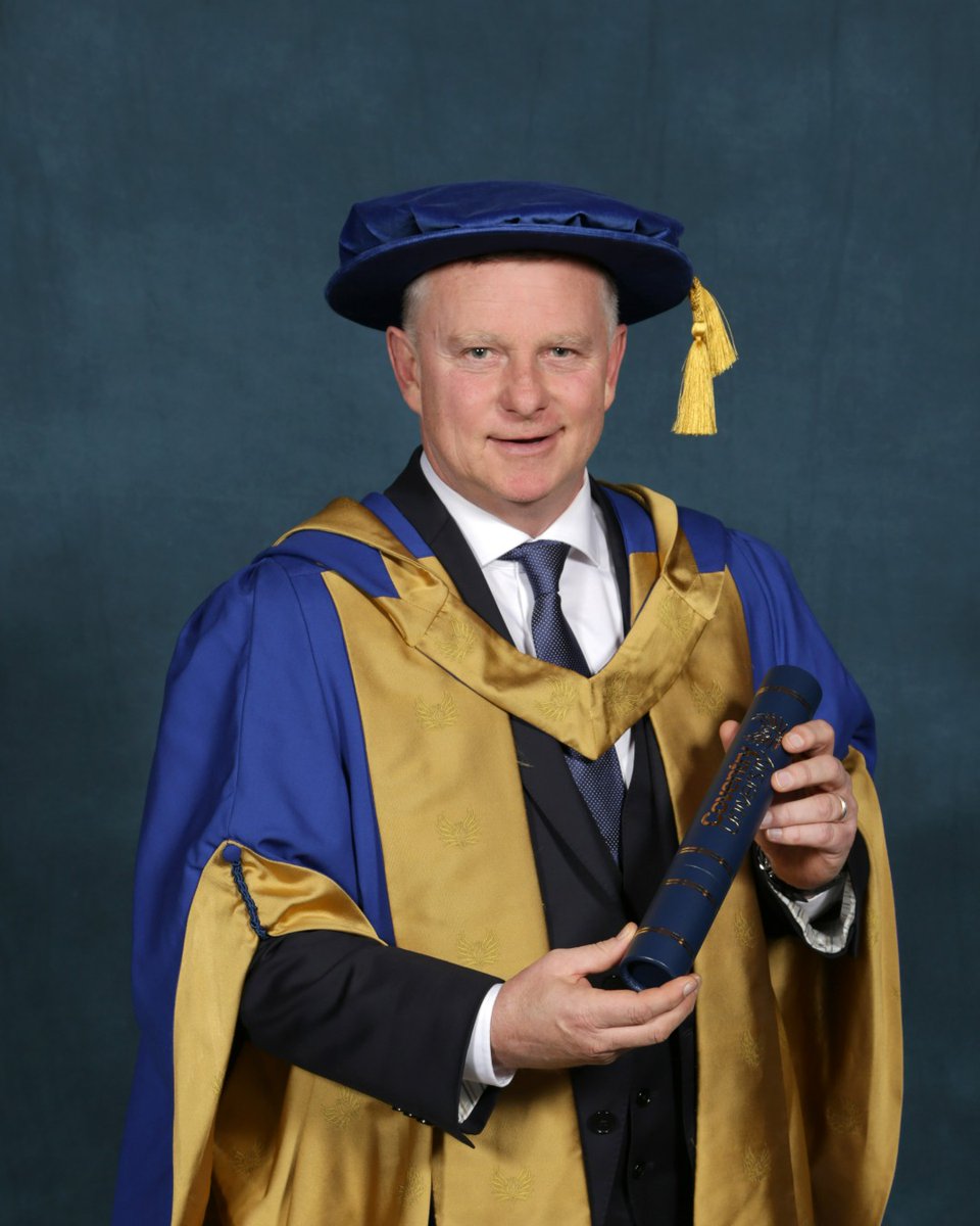 We’re walking in a Robins wonderland with our latest honorary doctorate – welcome to the university family Mark! 👏 

Keep an eye on our feed to hear the former <a href="/Coventry_City/">Coventry City</a> manager’s thoughts on today’s ceremony. 

#PUSB #CCFC