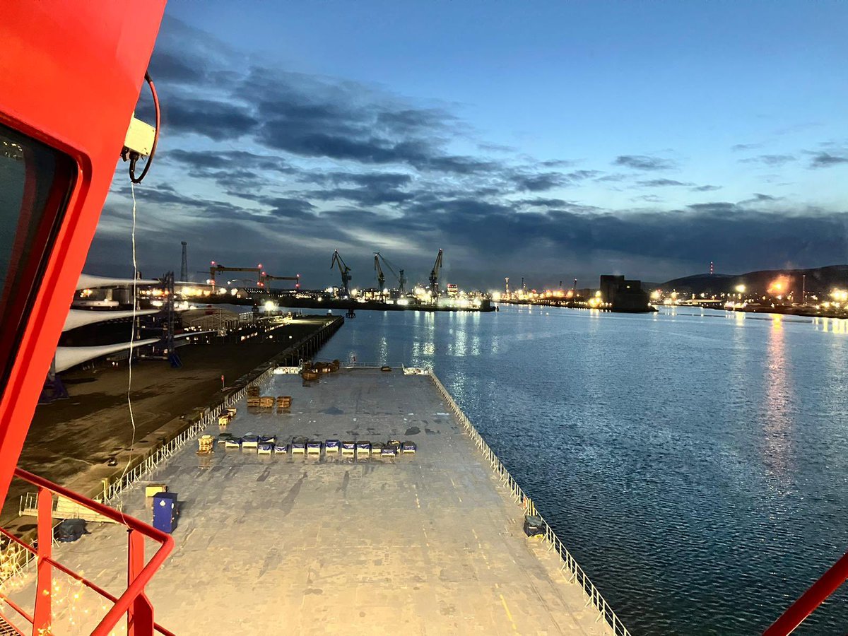 BelHarPolice's tweet image. Continuing with AQUAPOL Maritime Security Control Week- enhancing safety &amp;amp; security around ports and waterways.  Officers are visiting ships in Port, talking to visitors, port staff and vessel crews members. Consider #PORTSAFE @BelfastHarbour @maritimepolicinguk #AQUAPOL MSCW