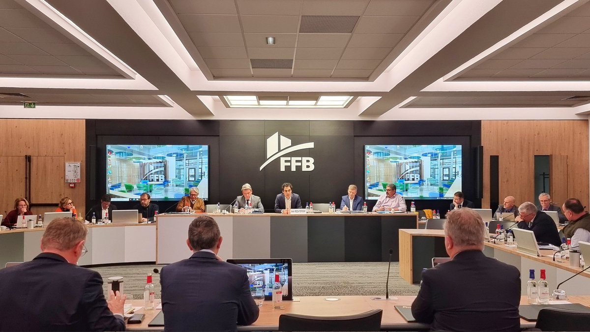 Les candidats à la présidence de la <a href="/CPMEnationale/">CPME</a>, <a href="/alaingargani/">Alain Gargani</a>, <a href="/gdesaintemarie/">Gaëtan de Sainte Marie</a> et <a href="/AmirRT/">Amir Reza-Tofighi</a>, ont présenté aujourd’hui leur programme devant le Bureau national de la FFB. 
🗳 À l’issue des débats et d’un vote, la FFB soutient officiellement la candidature d’Amir Reza-Tofighi.