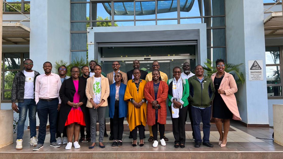 It's cold in Nairobi today, but the @APHRC Synergy Unit's 2025 planning workshop  is on fire. 20/20 hindsight for 2025. For Africa.
#IamAPHRC #WeAreAfrica #APHRCResearch