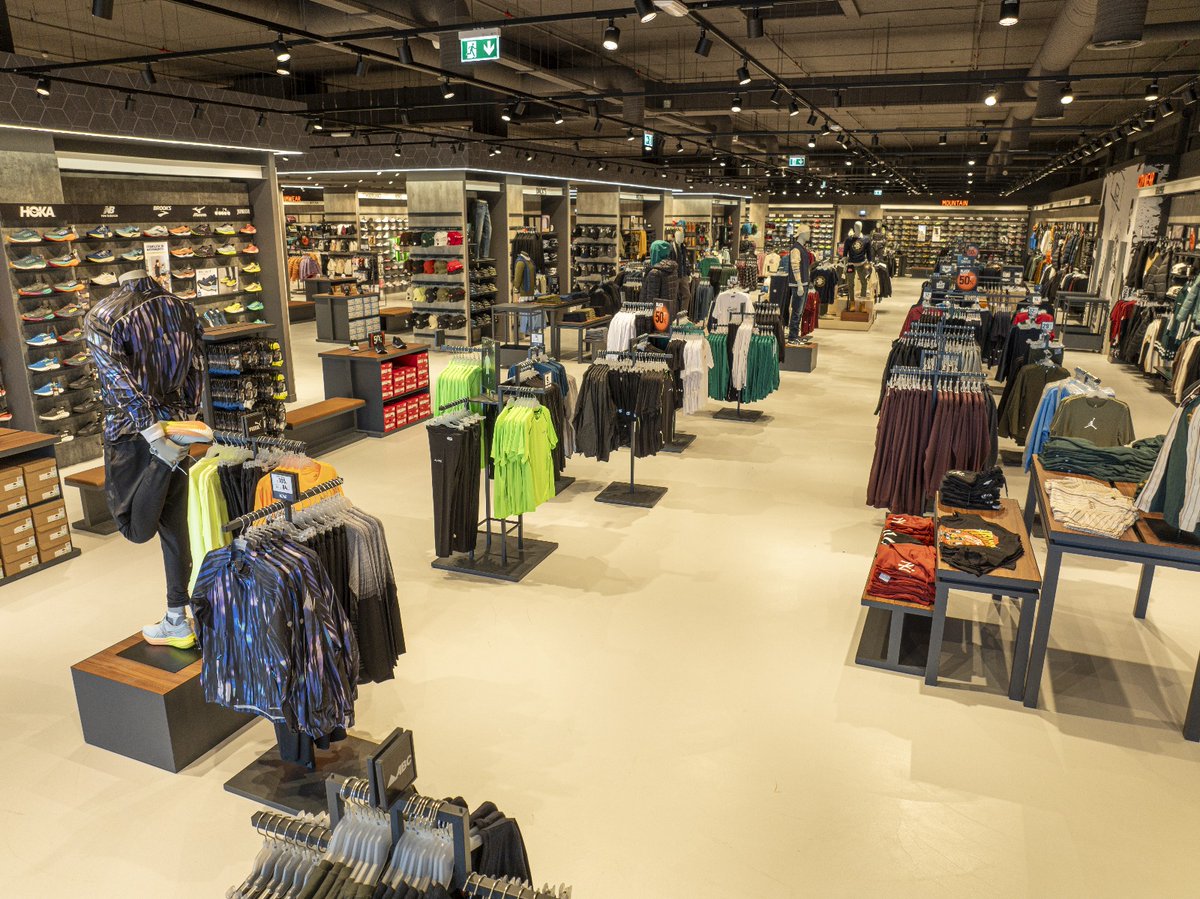 The new <a href="/cisalfa/">cisalfa_sport</a> store in #Navacchio is now open!
➡ In Tuscany we currently have 10 #stores and more than 150 #colleagues 💪

🍀Good luck to the #CisalfaSport team!

#CisalfaUpdates