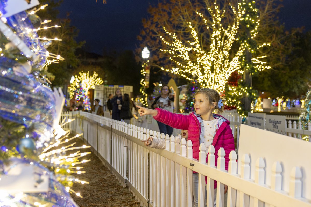 WaltMaddox's tweet photo. Christmas is around the corner, and holiday shopping is in full swing. As you check off your gift list for family and friends, I urge you to protect our small businesses by shopping local. Read more in this week's Mayor's Minute: https://t.co/Z0ctsxg4HS https://t.co/rNwYD8r46u