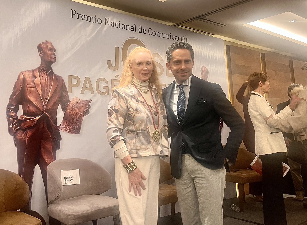 Felicidades <a href="/PatriciaLKellyS/">Patty Kelly</a> por recibir el premio José Pagués Llergo!
<a href="/JWMarriottMx/">JW Marriott MX</a>