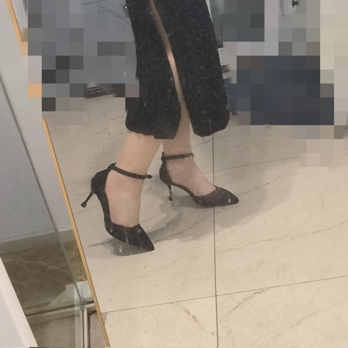 lin149768's tweet photo. 谁想被踩？

#四爱女s #女主 #女s #bdsmِ #4i女攻 https://t.co/Brj4NBqbUp