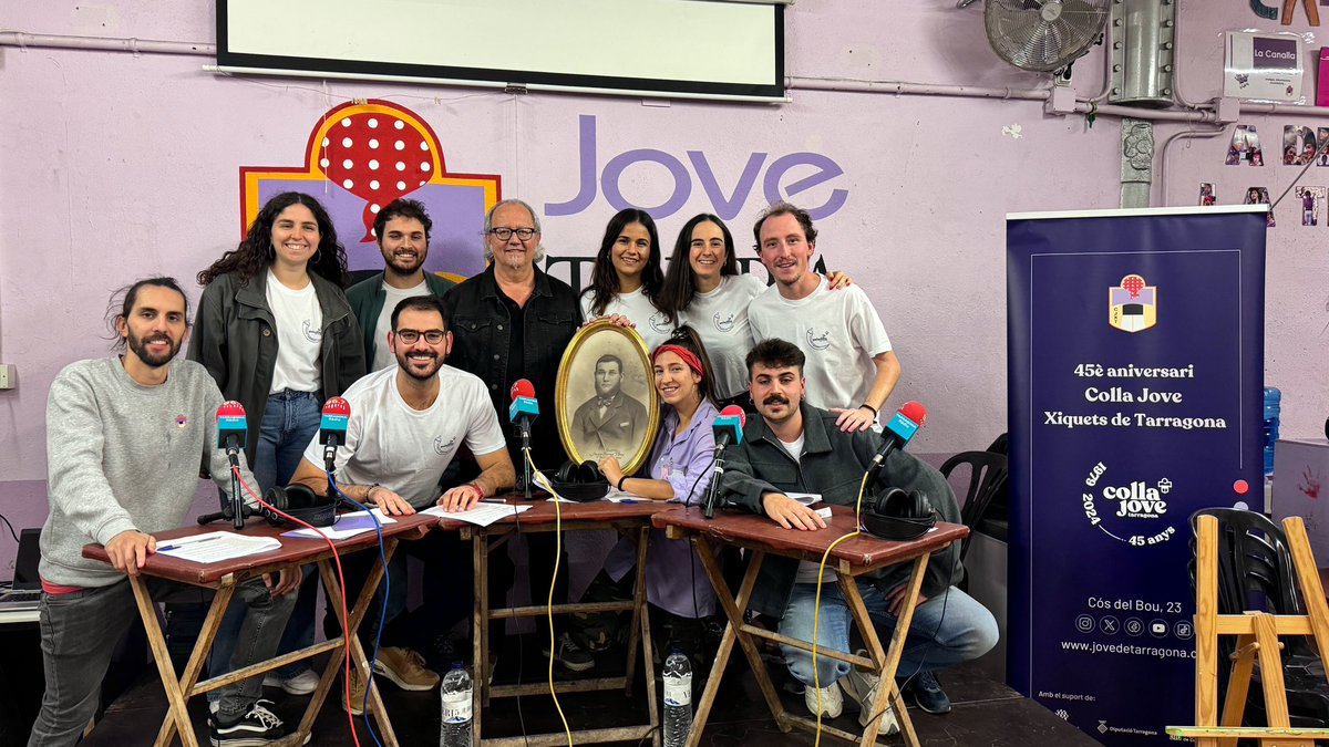 juliacamprubi's tweet photo. ahir vam fer l’últim capítol de La Guindilla en directe al local. Han sigut mesos de molta feina, però també de riure molt. Gràcies a tothom🫂 https://t.co/3bkSkck52c