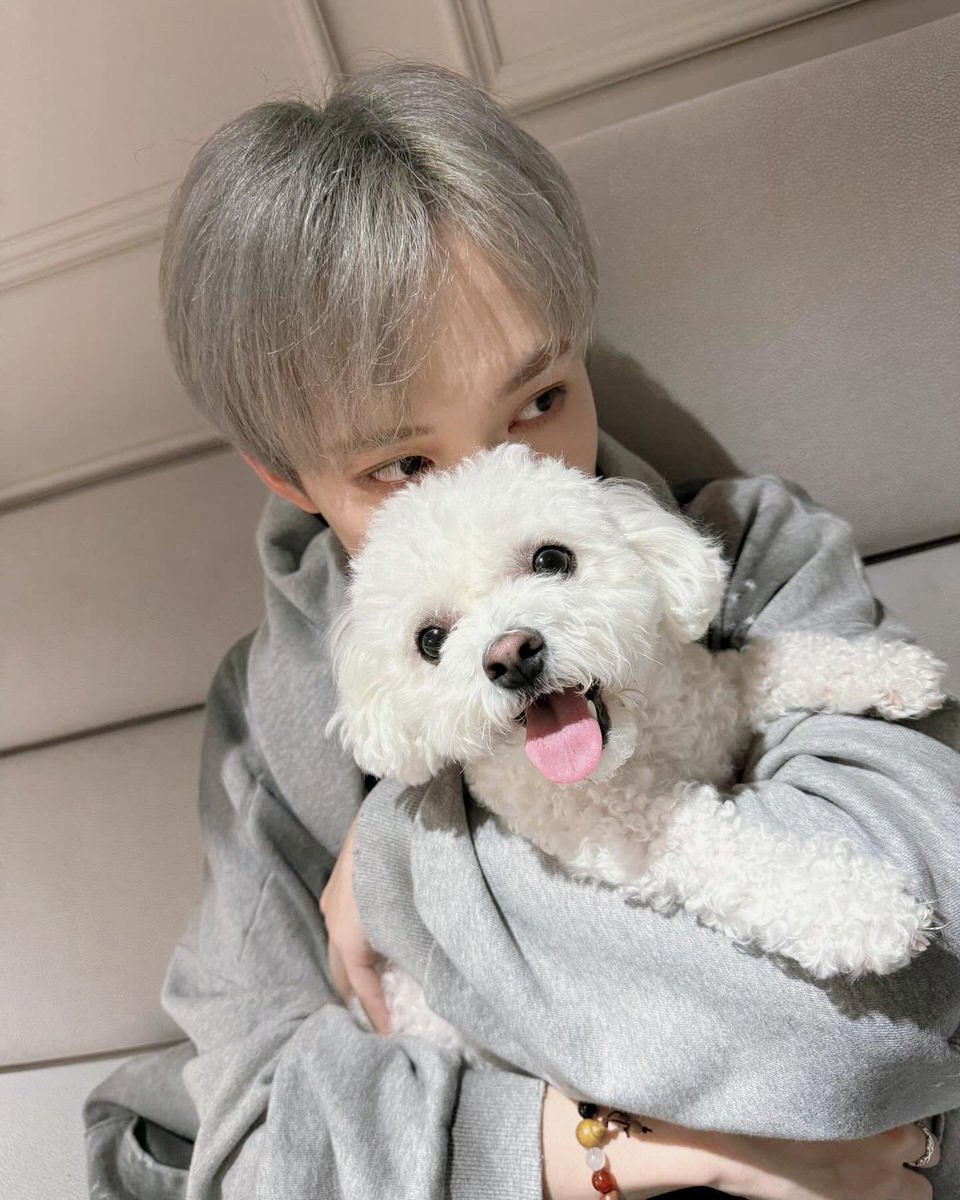 천러야생일너무축하해요
#OurMVPChenleDay
대갈공주님이랑오래오래행복하길
#천재아이돌천러날
항상아프지말고건강하길