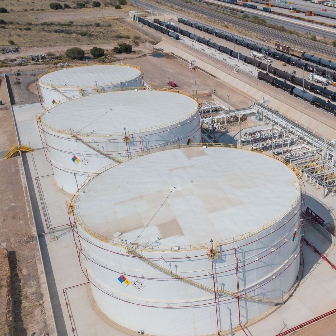 AuraEngineering's tweet image. Aura has the expertise to assist throughout every phase of building or upgrading a chemical or petrochemical storage or transfer facility. Contact us today for a free consultation!

#auraengineering #storageterminal #transferfacility #vaporcontrol #oilandgas