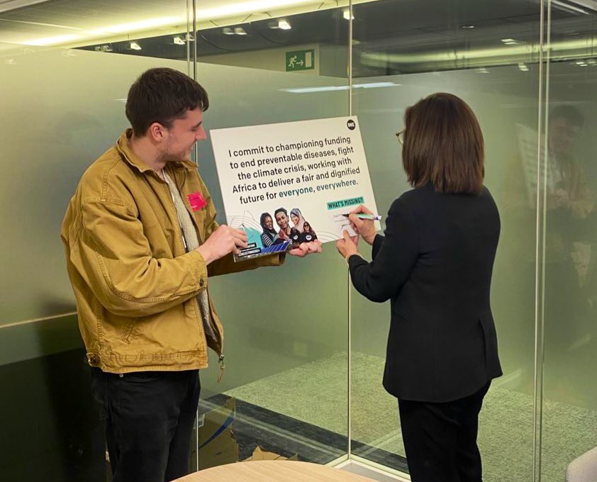 ONEinEU's tweet photo. ✨✍️Double signature ✍️ ✨from MEPs @acmendes73 and @smsoncalvespt 👏

Thanks for committing to fight with our #ONEActivists to champion global health, fight the climate crises and deliver a fair future for everyone, everywhere 🌍 

https://t.co/nLtxEH9sWw https://t.co/5rdhAcVeqx