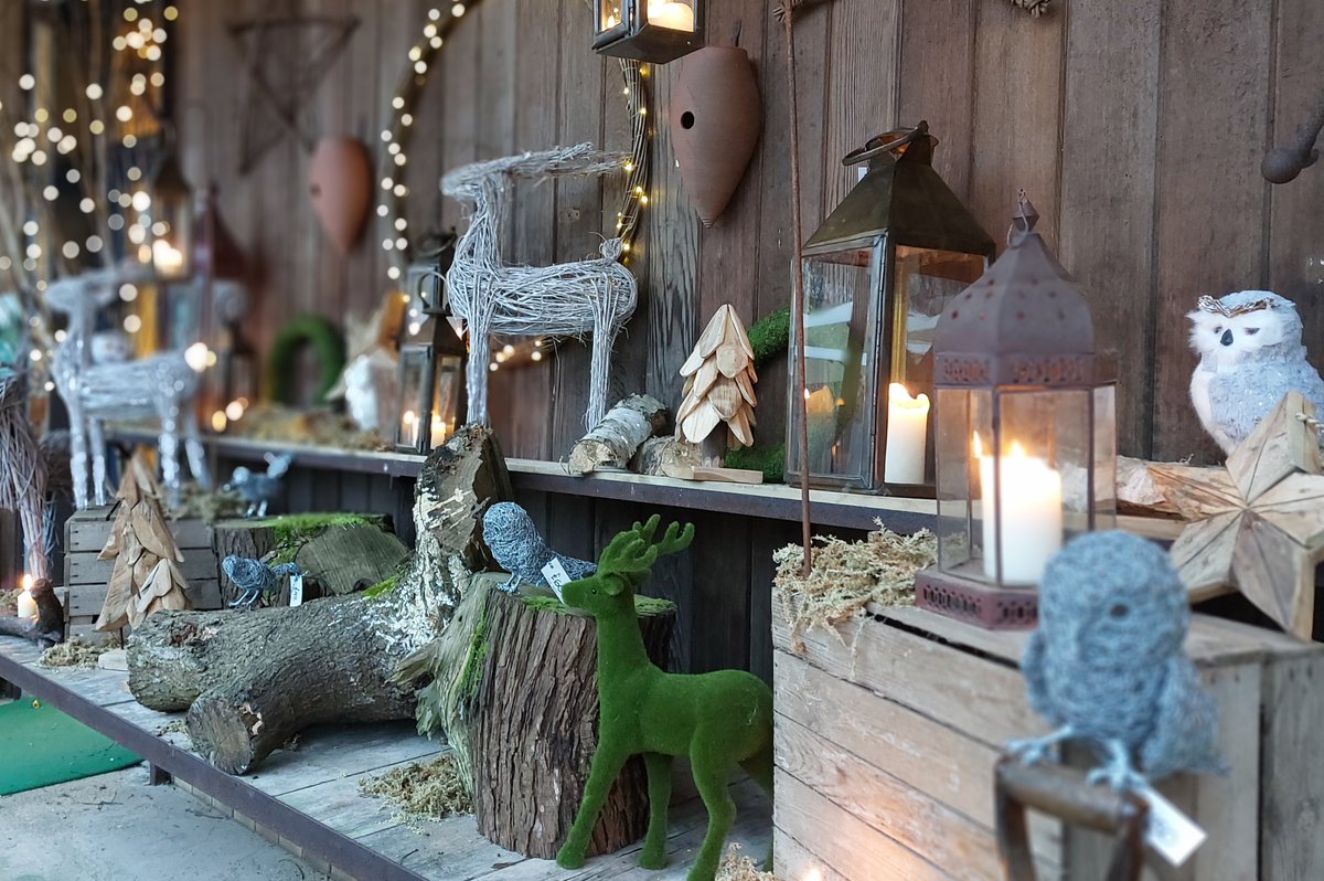 Ignite your tastebuds for a special Chili Night on Friday 6th December!

Make a night of it by indulging in some late-night shopping, with our Makers Yard Store, Pantry, and Gallery open between 5pm and 8pm.

#FireCooking #DiningOut #EatingOut #SculptureByTheLakes #Sculpture