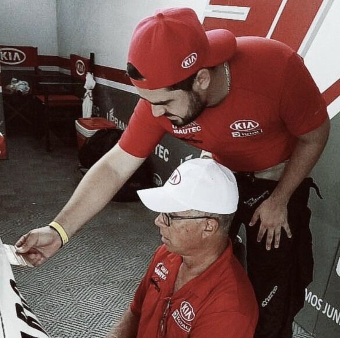 Unas ganas de renegar un rato con vos ploteando un auto 🙂