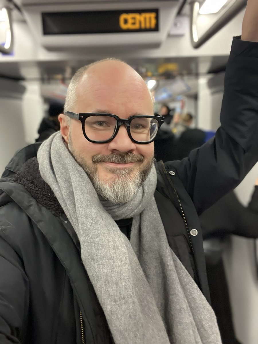 Yhteistyössä @MTKL_fi 

Mielen sairaudet ovat oikeita sairauksia. Niiden sairastaja ei niitä valitse, ne perityvät, ne johtuvat fyysisistä asioista, eivätkä ne parane ajattelun voimalla. Jokainen sivistynyt ihminen tuota mieltä, ja tuosta on kaikkien mielenterveyskampanjoiden