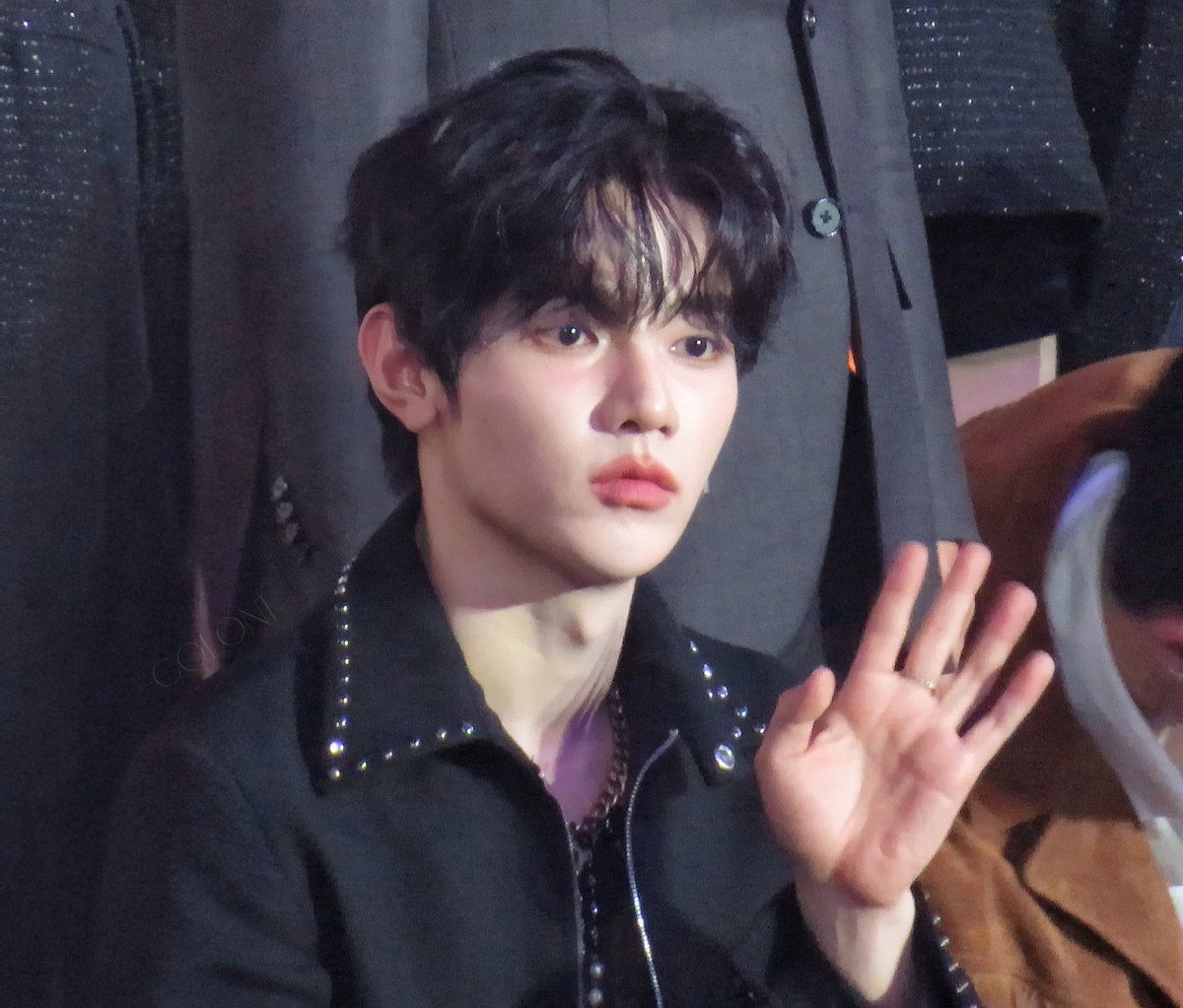 【11.16 KGMA】
얼굴…
#장하오 #ZHANGHAO
#ZEROBASEONE #ZB1 #제로베이스원