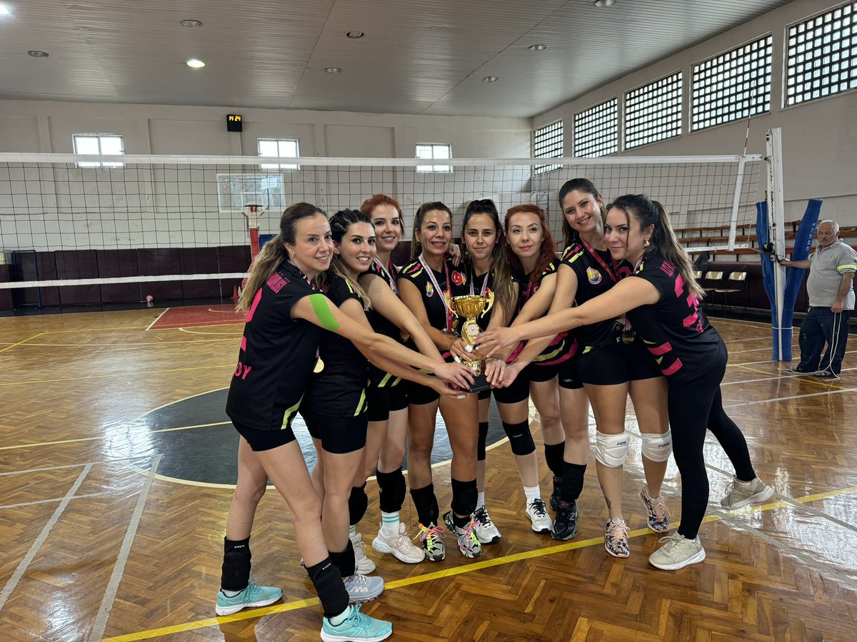pyucesoy's tweet photo. Şampiyon ERDEMLİ İLÇE MEM 🏆
@MersinMEM @erdemli_mem https://t.co/blJndG3ril