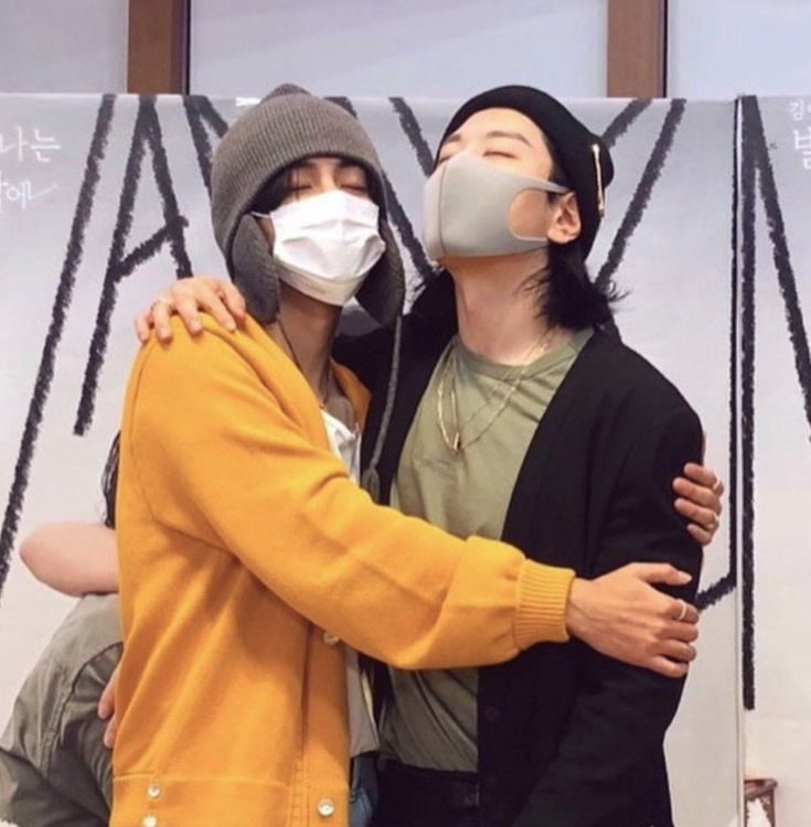 AboutMusicYT's tweet photo. Taehyung with Park Hyoshin in 2022. https://t.co/TMSYGHeq3T