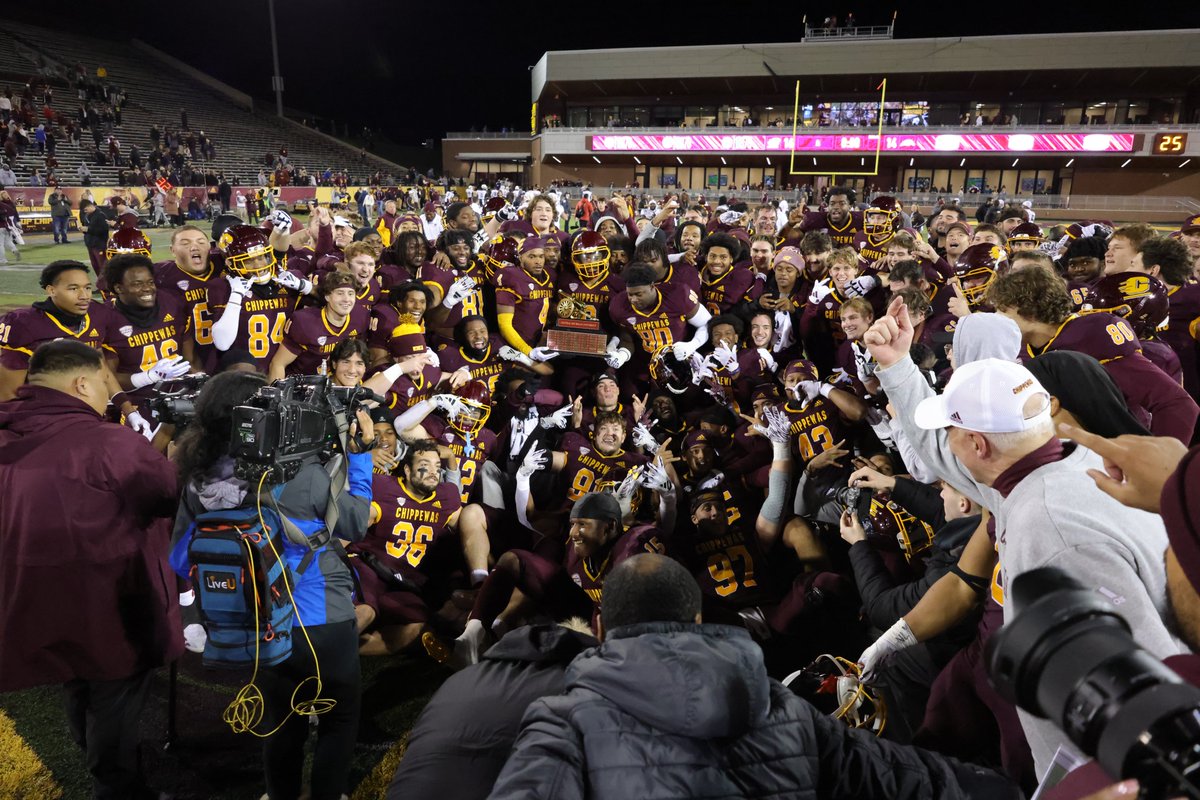 CMU Football Video (@cmufbvid) on Twitter photo 