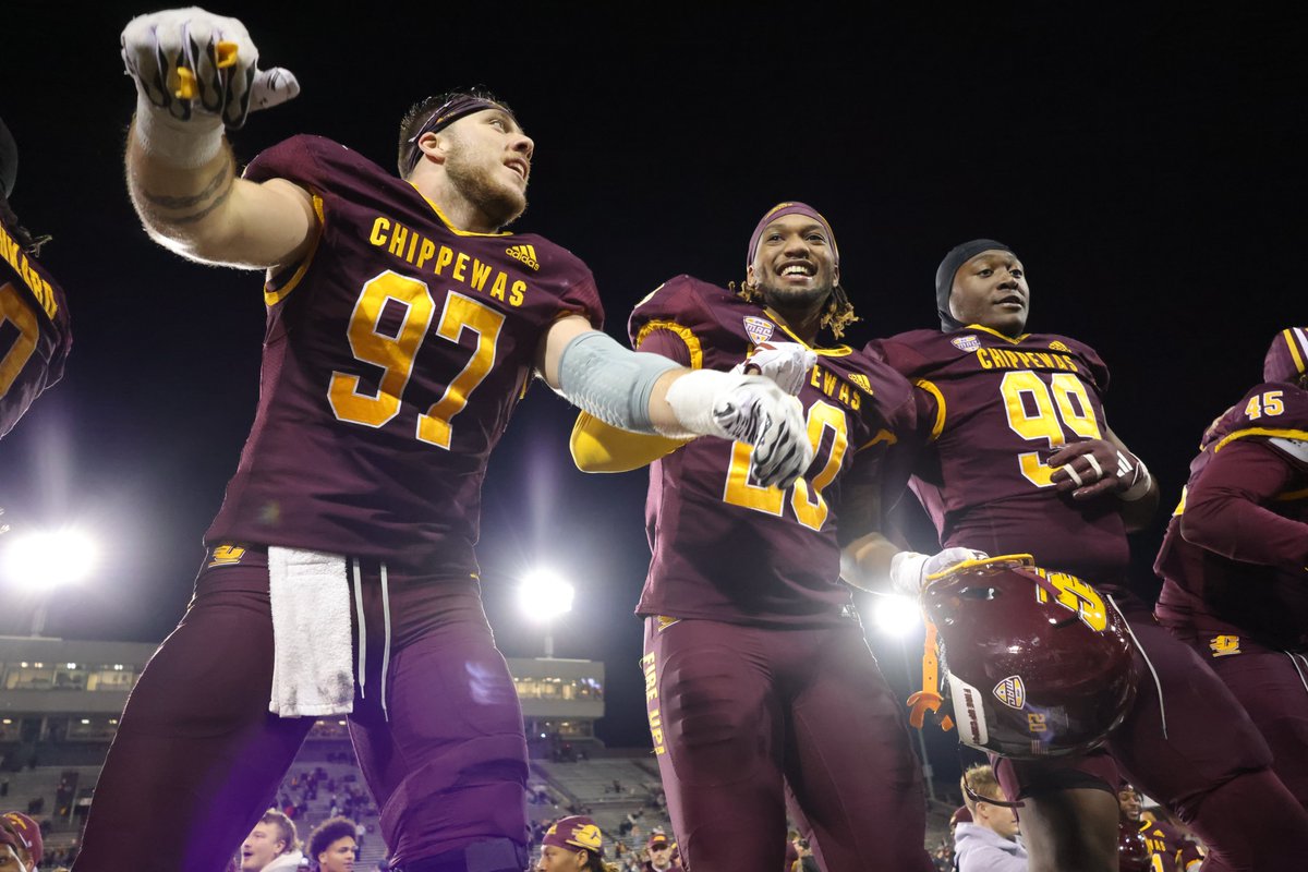 CMU Football Video (@cmufbvid) on Twitter photo 