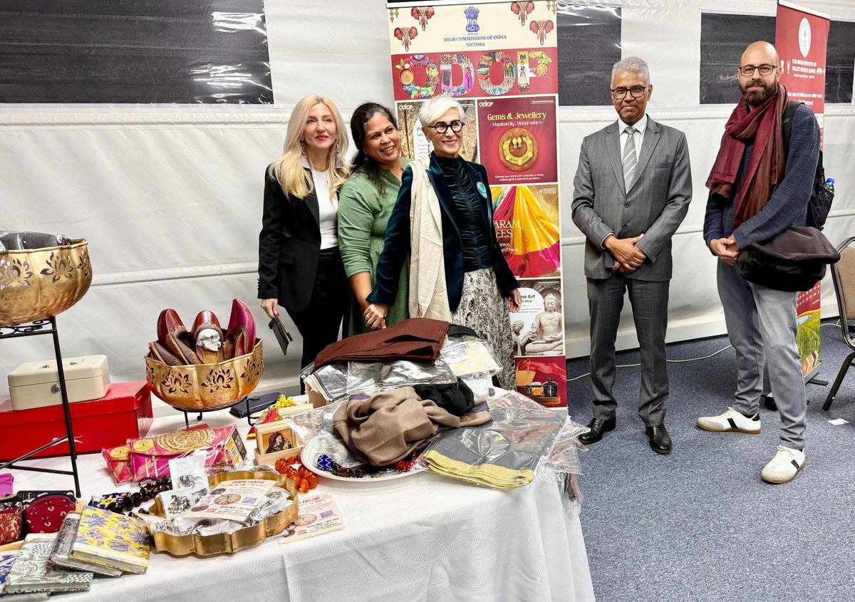IndiainCyprus's tweet image. Promoting #ODOP, #Millets, &amp;amp; #BharatKoJaniye Quiz
🌟 Showcasing India at Women Entrepreneurship Day 2024!
The High Commission @HCI_Nicosia highlighted 🇮🇳 India's rich culture &amp;amp; innovation through:
✅ #OneDistrictOneProduct (ODOP):Promoting unique Indian crafts &amp;amp; district